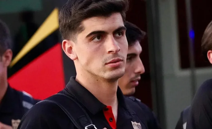 Pulso final del Sevilla al Napoli: Juanlu, titular ante el Toulouse