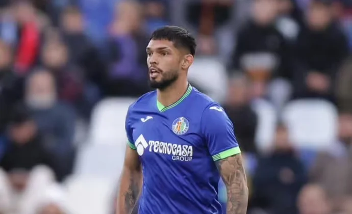 Alderete vuela a Inglaterra para ultimar su fichaje por el Sunderland