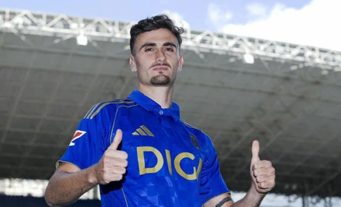 Álex Forés, baja para el debut liguero por cláusula contractual