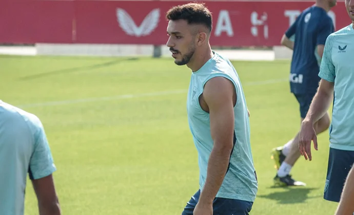 Paredes repite con el grupo y Adu Ares se ausenta