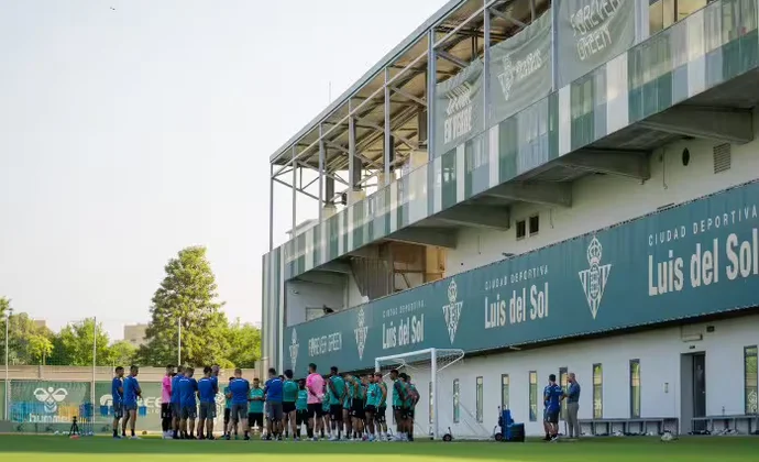 Altimira vuelve al verde y Nelson Deossa se queda en la enfermería del Betis