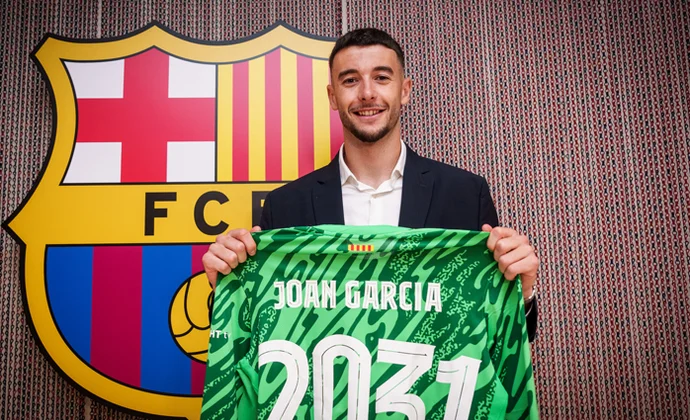 El Barcelona trabaja a contrarreloj para inscribir a Joan García antes del debut liguero