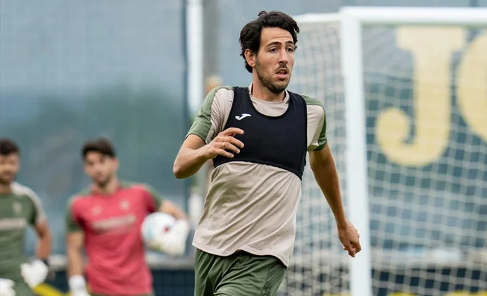 Ayoze continúa trabajando al margen del grupo a dos días del partido