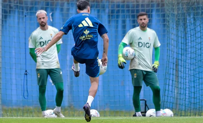 Nacho Vidal vuelve al grupo y Lucas Ahijado se lesiona