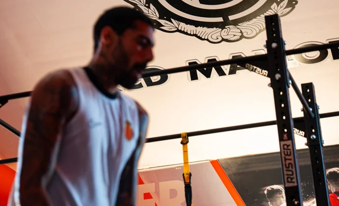 Jorge Mendes negocia en Palma la salida de Samú Costa mientras este se recupera