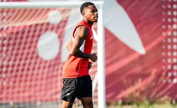 Stanis Idumbo, principal novedad en el entrenamiento del jueves