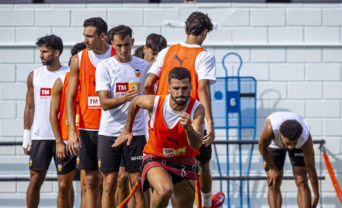 Hugo Duro vuelve al grupo y apaga las alarmas