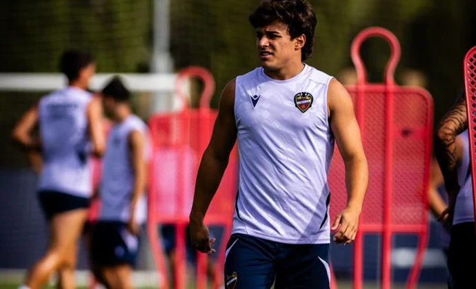 Carlos Álvarez hace parte de la sesión y Koyalipou mejora