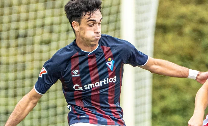 El Athletic refuerza la defensa de su filial con Iker Alday