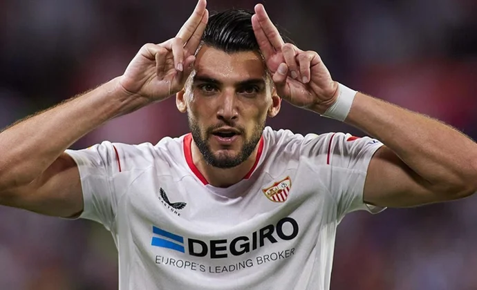 El Elche pide la cesión de Rafa Mir