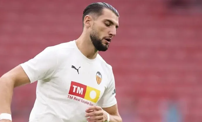 Acuerdo entre Sevilla y Elche por la cesión de Rafa Mir