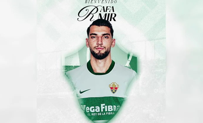 El Elche hace oficial el fichaje de Rafa Mir, cedido por el Sevilla