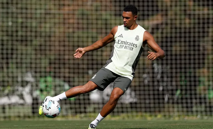 El Real Madrid completa la sesión del domingo con cuatro bajas