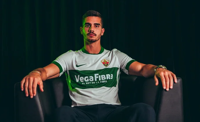 André Silva es oficialmente nuevo jugador del Elche