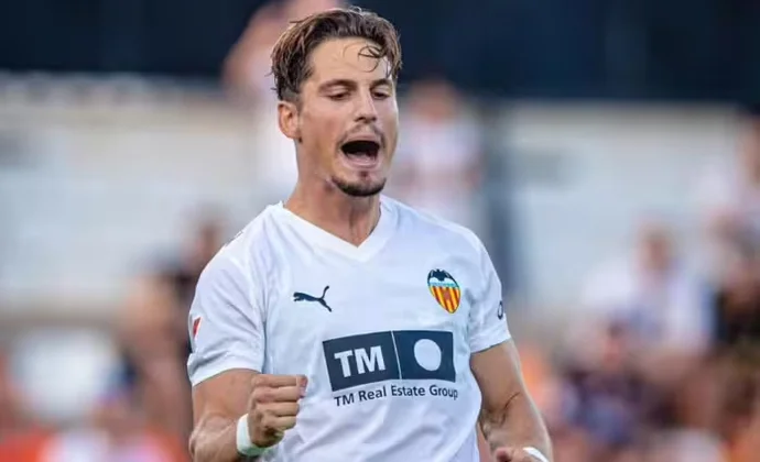 Sergi Canós duda ante el interés del Aris de Salónica