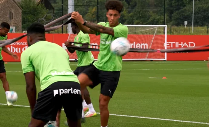 Witsel se incorpora al grupo en la sesión del Girona