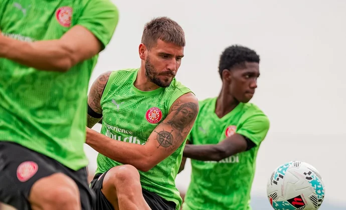 El Girona avanza en su preparación pendiente de la situación de Stuani