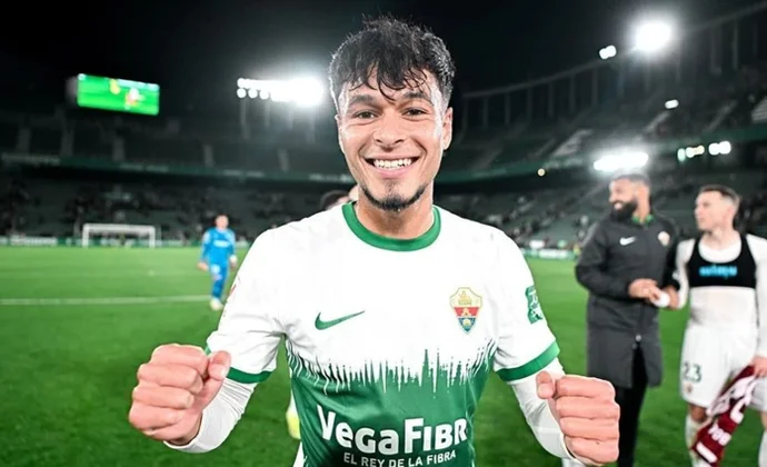 El Elche declara a Rafa Núñez cedible