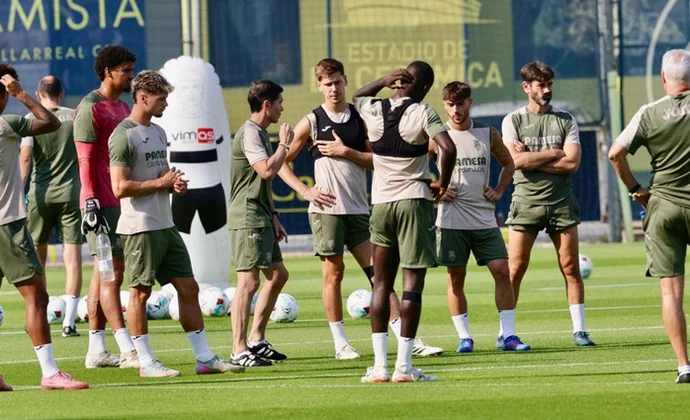 Foyth completa la sesión del jueves con normalidad como estaba previsto