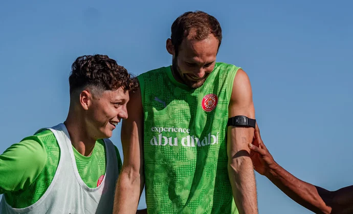 Míchel piensa en una defensa de tres centrales ante la inminente salida de Krejci