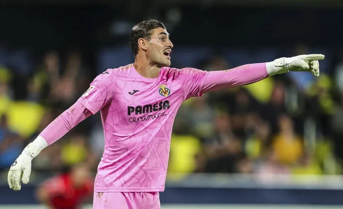 Diego Conde pide salir y el Villarreal lo declara cedible