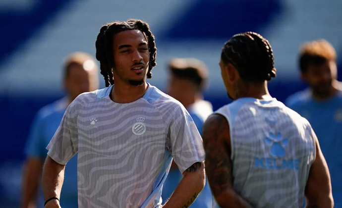 Luca Koleosho regresa al grupo y solo falta Pickel