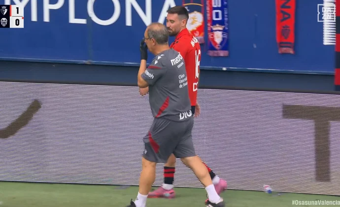 Moi Gómez pide el cambio por molestias en los isquiotibiales