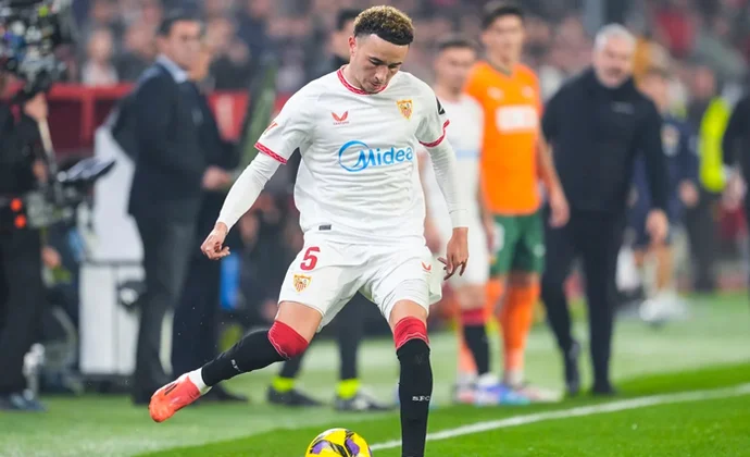 El Sevilla inscribe a Rubén Vargas, beneficiado tras la venta de Badé