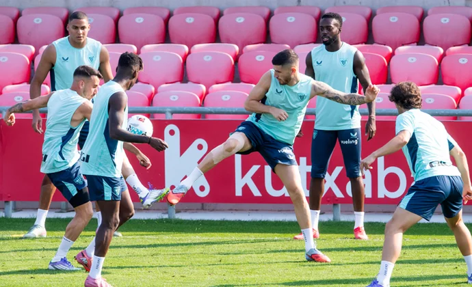 Sesión de recuperación en Lezama con las únicas bajas de Egiluz y Yeray