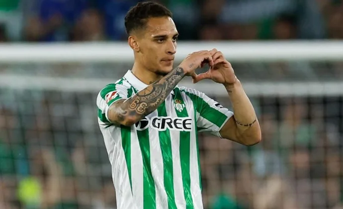 El Betis negocia en Manchester el fichaje de Antony