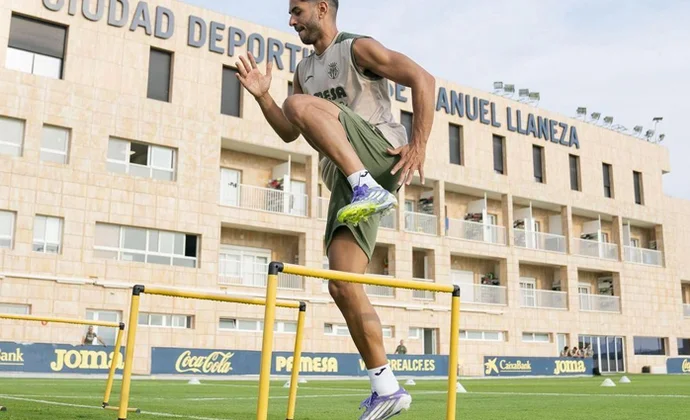 Ayoze repite con el grupo mientras Gerard sigue al margen en el Villarreal