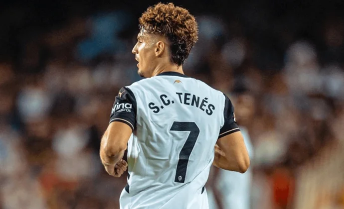 Canós rechaza ligas europeas menores y espera una oportunidad en España