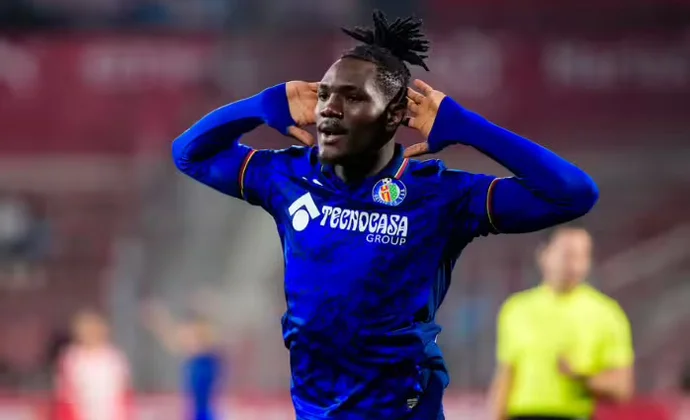 Uche complica su salida del Getafe: reunión con el agente y negociación en pausa