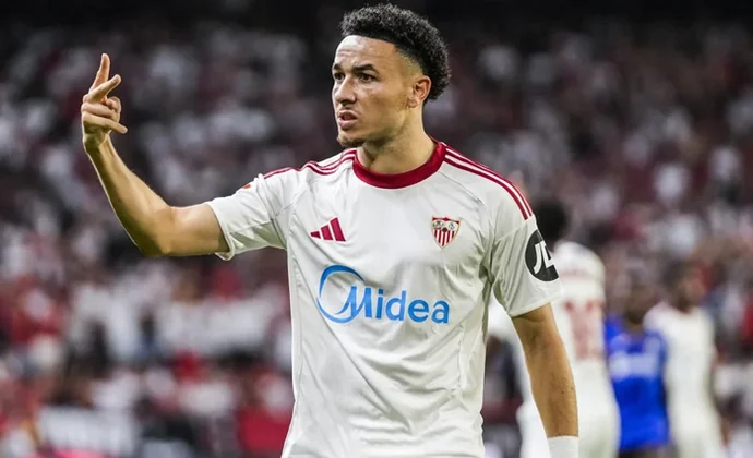 Villarreal y Sevilla negocian por Vargas con buena sintonía