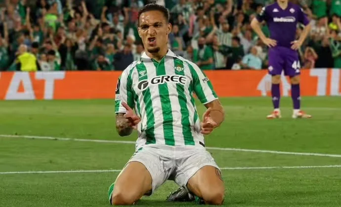 El Betis, cerca de cerrar el regreso de Antony