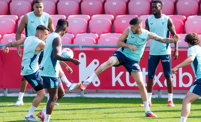 Galarreta gestiona las cargas al margen y Lekue es la única baja confirmada