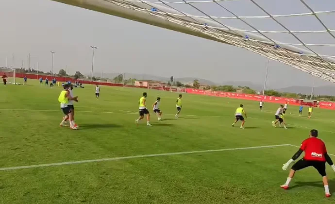 Mojica vuelve a los entrenos con un Mallorca que ajusta motores para competir al Real Madrid