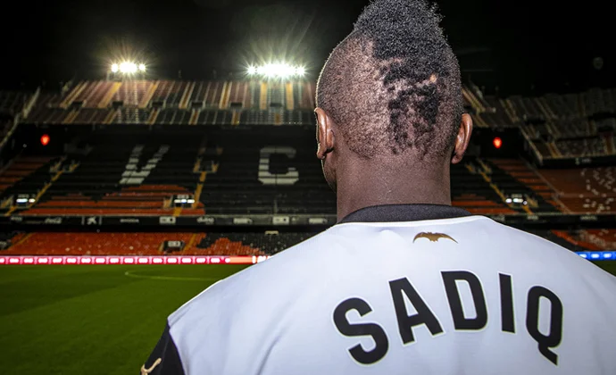 Sadiq rechaza al Girona y espera al Valencia