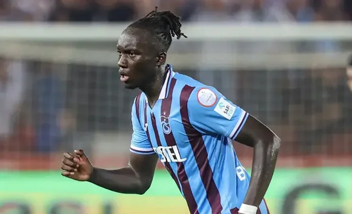 El Sevilla alcanza un principio de acuerdo por Batista Mendy, pendiente de las salidas