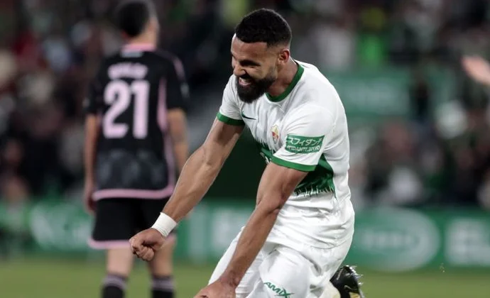 Club Tijuana y Elche negocian por Mourad