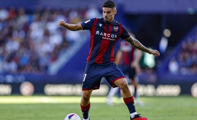 Sergio Lozano cierra su fichaje por el Jagiellonia Bialystok tras acordar su rescisión