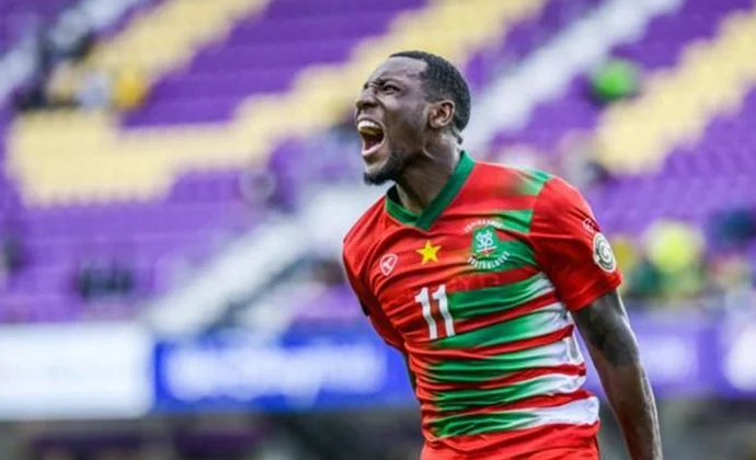 Sheraldo Becker se une a Budimir y Boyomo en la lista de internacionales de Osasuna