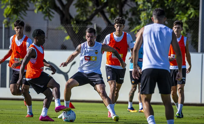 Ugrinic vuelve al grupo en una sesión sin Almeida, Beltrán ni los dos internacionales