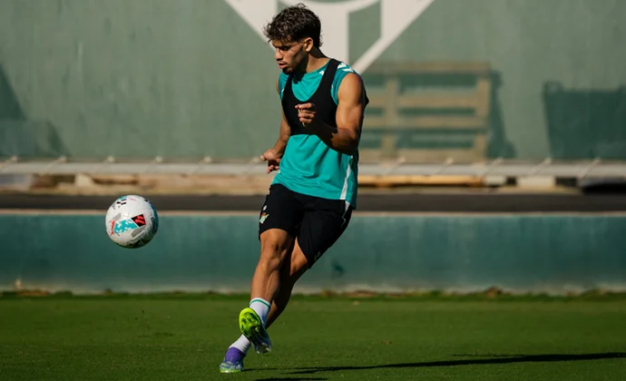 Abde ya toca balón y entra en la recta final de su recuperación