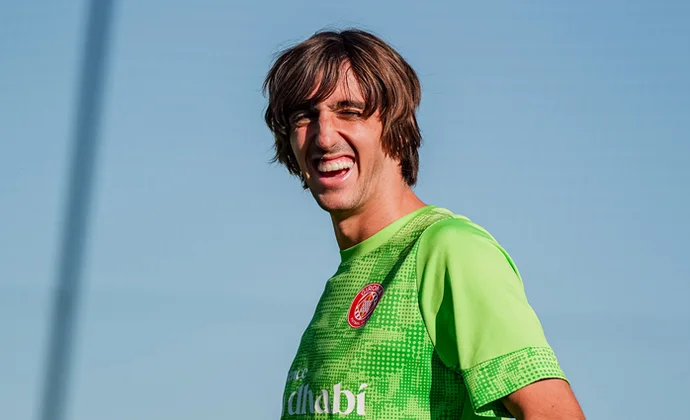 Bryan Gil, Van de Beek y Abel Ruiz empiezan la semana con el grupo