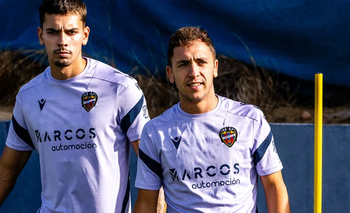 El Levante se ejercita pendiente de Matturro, Arriaga y Koyalipou