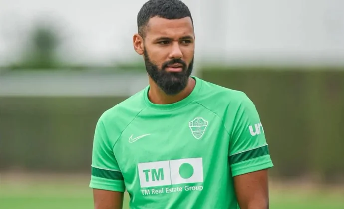 Sarabia aparta a Mourad durante los entrenamientos en La Finca