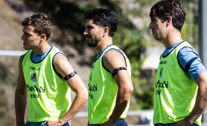 Oskarsson y Yangel Herrera, al margen en el entrenamiento de la Real Sociedad sin los internacionales