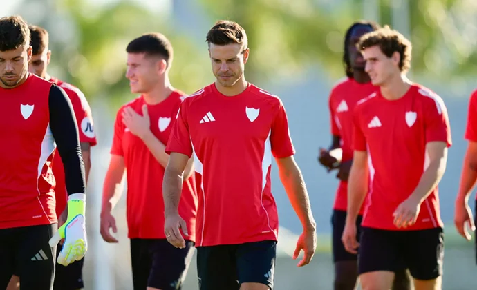 Alexis Sánchez sigue sin incorporarse en una sesión con numerosas bajas en el Sevilla