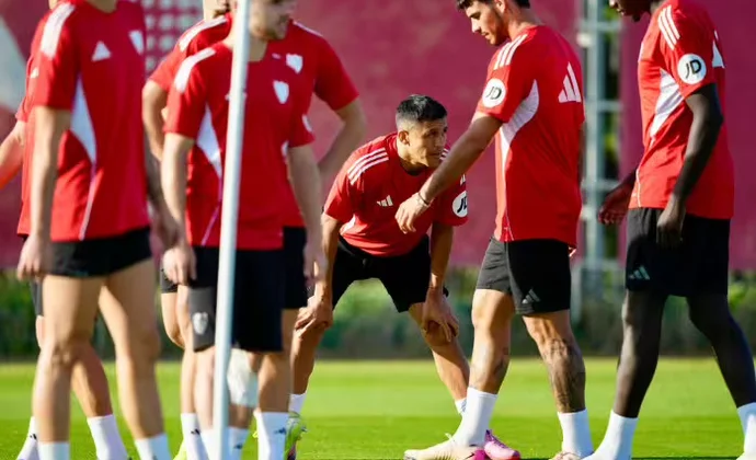 Alexis Sánchez completa su primer entrenamiento con el Sevilla y regresan al césped Sow y Ramón Martínez